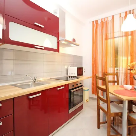 Apartmán In Mit Eigener Terrasse By Interhome Baška