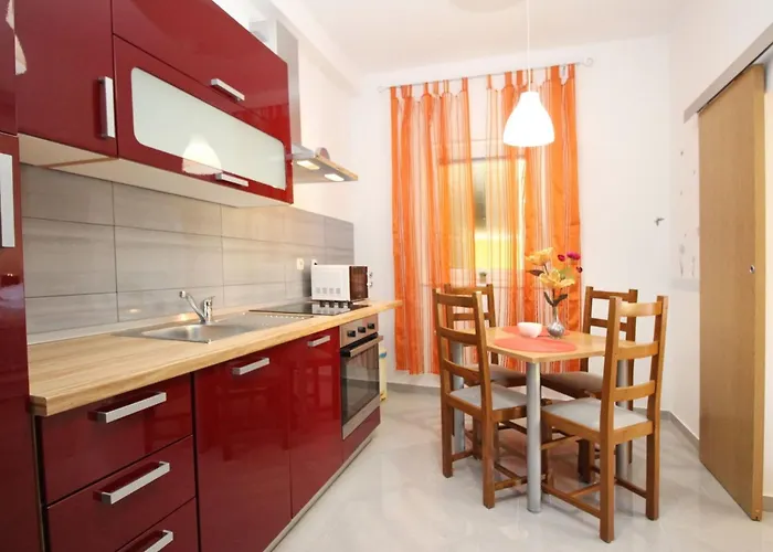 In Mit Eigener Terrasse By Interhome Apartmán Baška