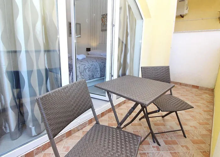 In Mit Eigener Terrasse By Interhome Apartmán *