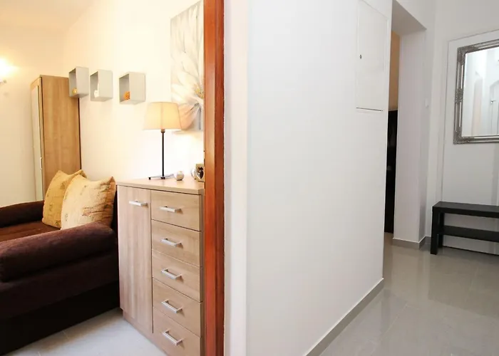 In Mit Eigener Terrasse By Interhome * 巴斯卡